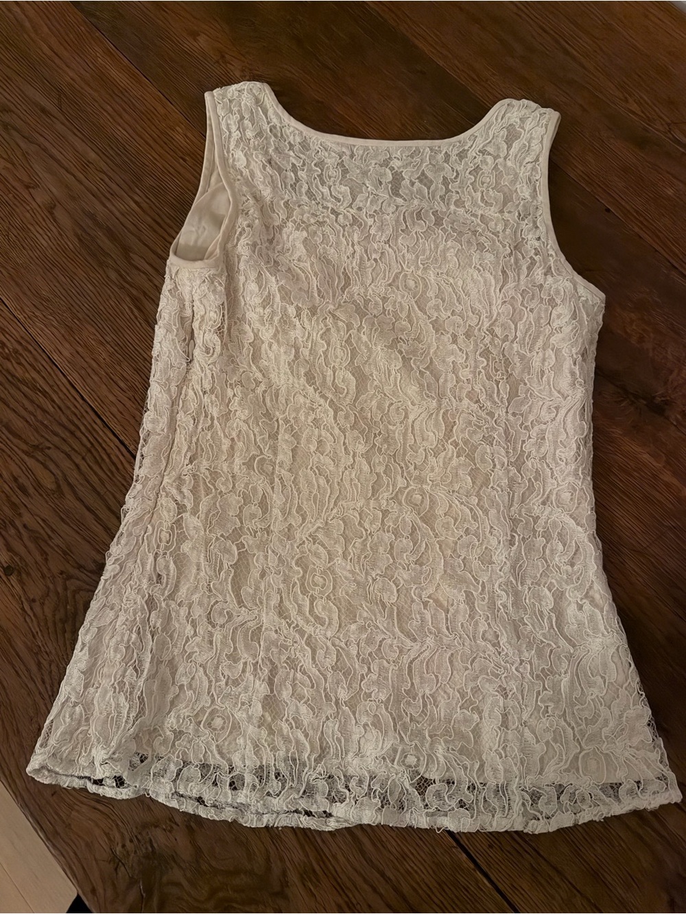 St. John Cream Lace Sleeveless Shell